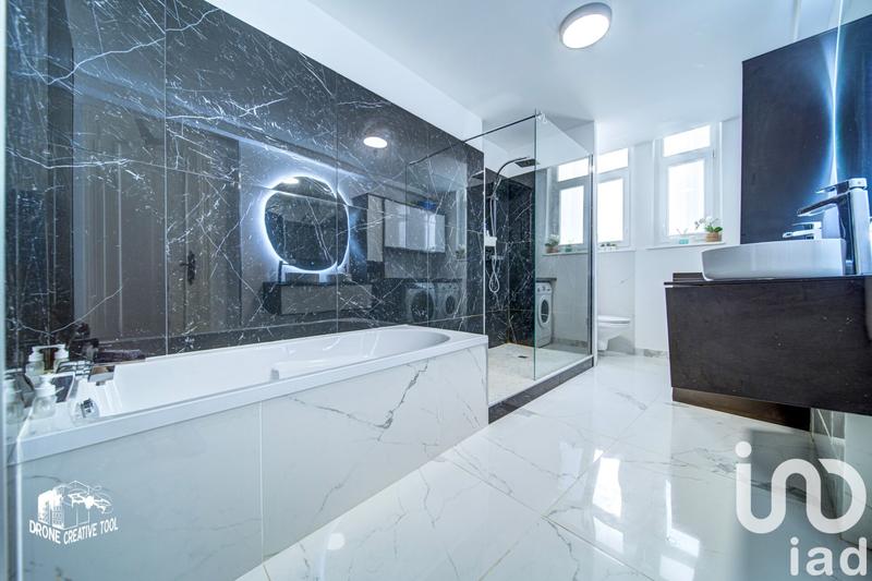 Appartement - 150 m² - 6 pièces