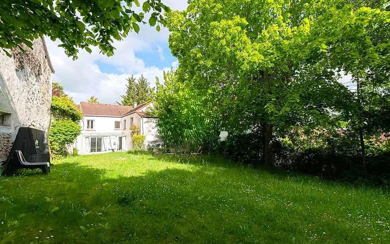 Maison - 167 m² - 8 pièces