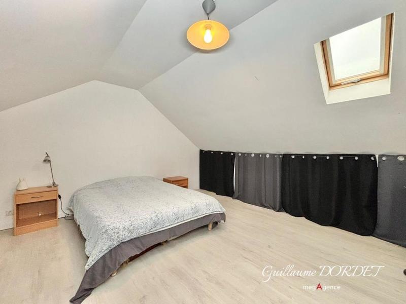 Maison traditionnelle - 90 m² - 4 pièces