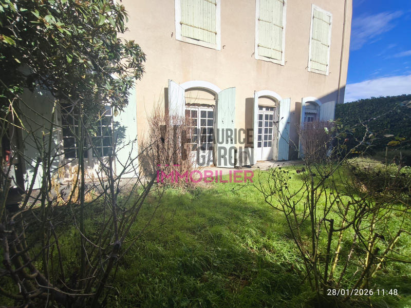 Appartement - 210 m² - 8 pièces