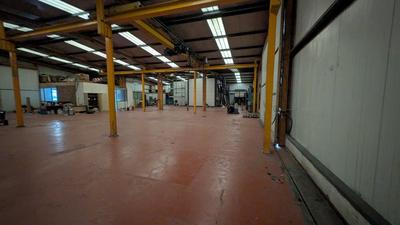 Bureau - 894 m² - 5 pièces