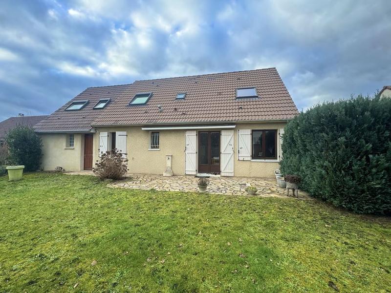 Maison traditionnelle - 134 m² - 6 pièces