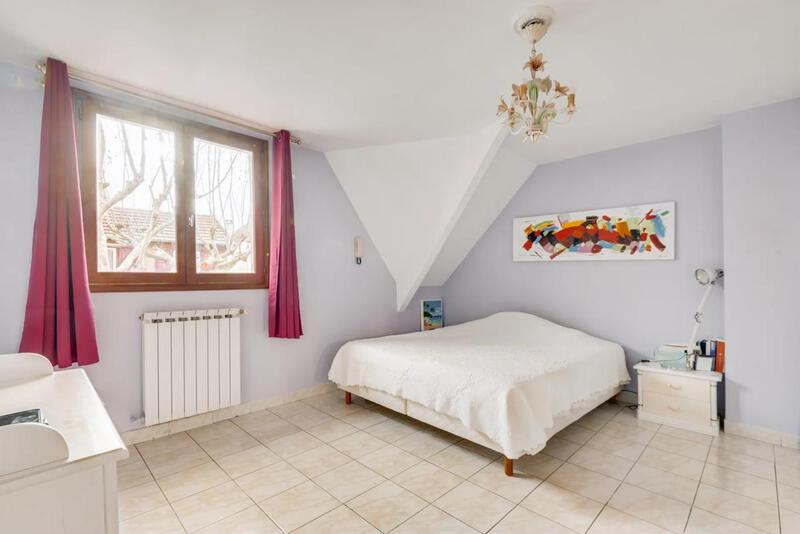 Maison - 211 m² - 8 pièces