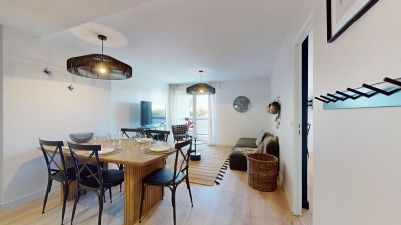 Appartement - 99 m² - 6 pièces