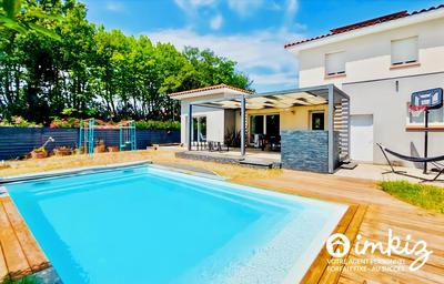 Maison - 140 m² - 5 pièces