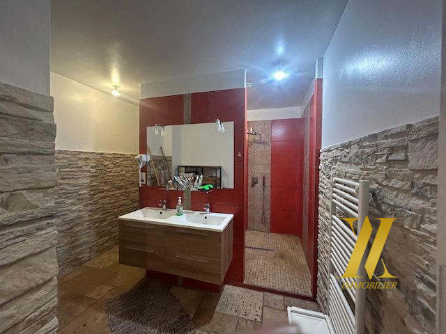 Maison ancienne - 195 m² - 7 pièces