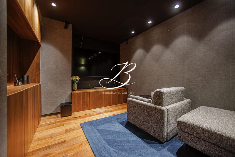 Maison - 265 m² - 5 pièces