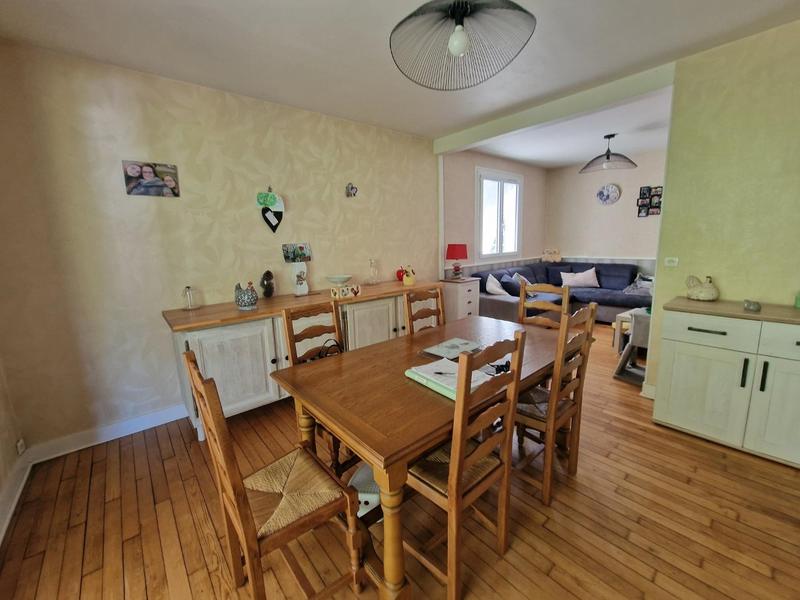 Maison - 95 m² - 5 pièces