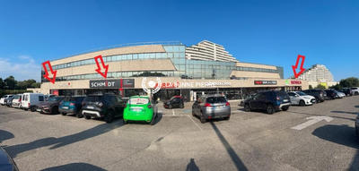 Local commercial - 1 079 m²