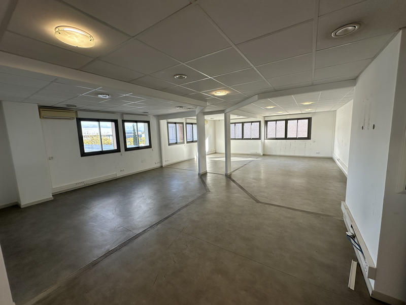 Local commercial - 385 m²