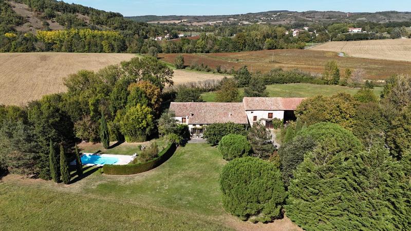 Maison - 225 m² - 6 pièces