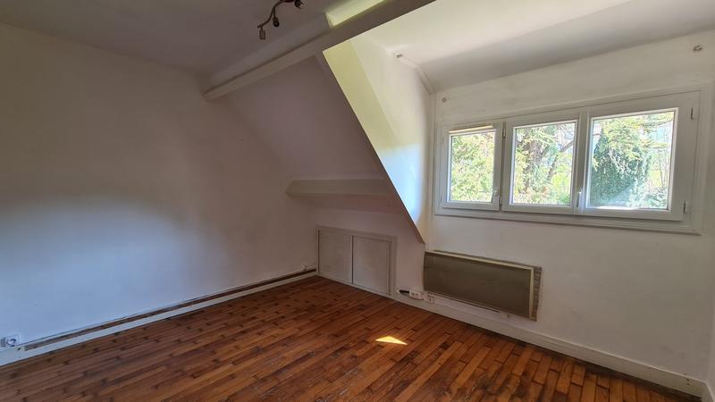 Maison - 285 m² - 13 pièces