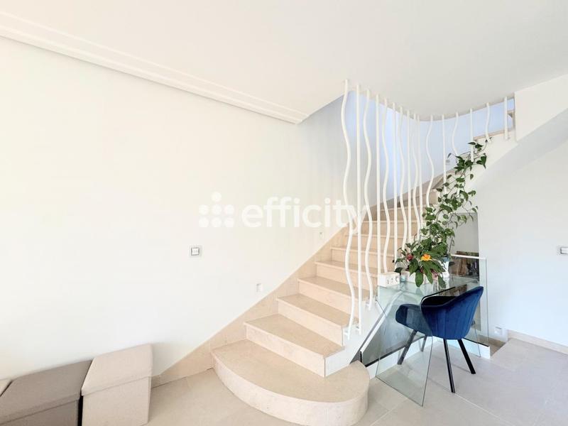 Maison - 170 m² - 7 pièces