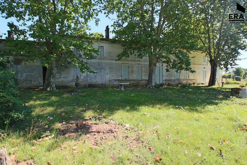 Maison - 300 m² - 12 pièces