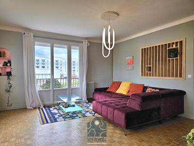 Maison - 225 m² - 9 pièces