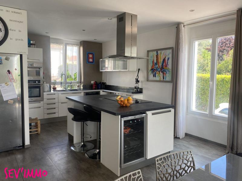 Maison - 183 m² - 7 pièces