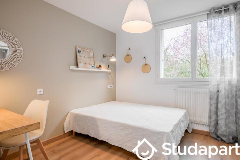 Chambre - 9 m² - 1 pièce