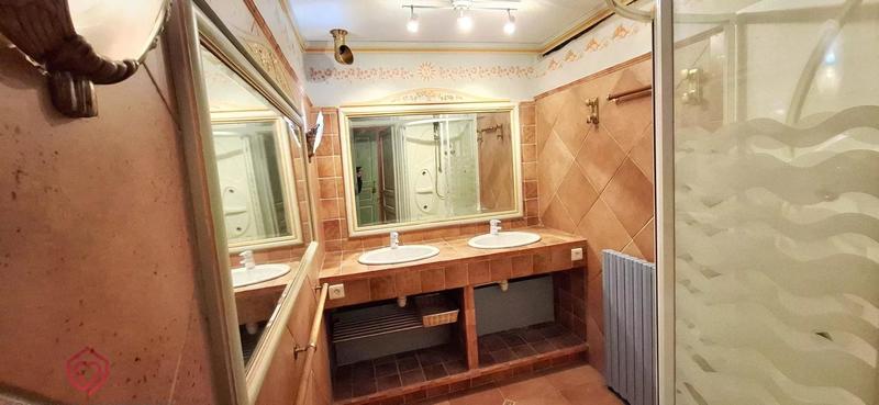 Maison de village - 249 m² - 12 pièces