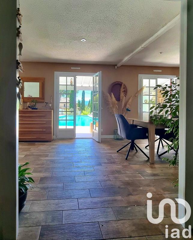 Maison - 176 m² - 10 pièces