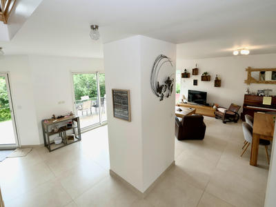 Maison - 180 m² - 6 pièces
