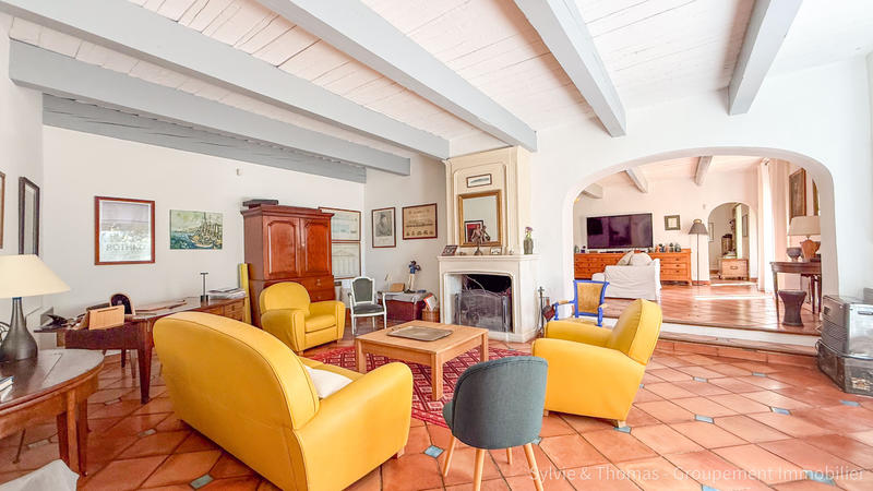 Mas - 324 m² - 8 pièces