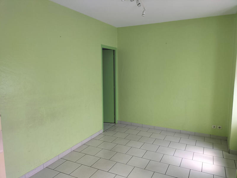 Local commercial - 91 m² - 6 pièces