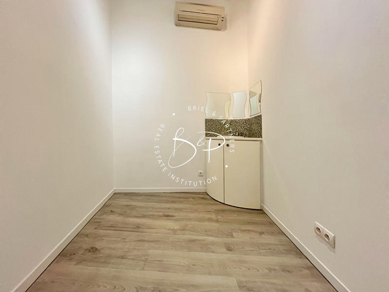 Local commercial - 54 m² - 3 pièces