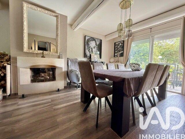 Maison - 210 m² - 7 pièces