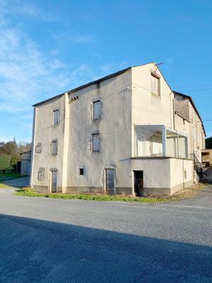 Maison - 90 m² - 5 pièces