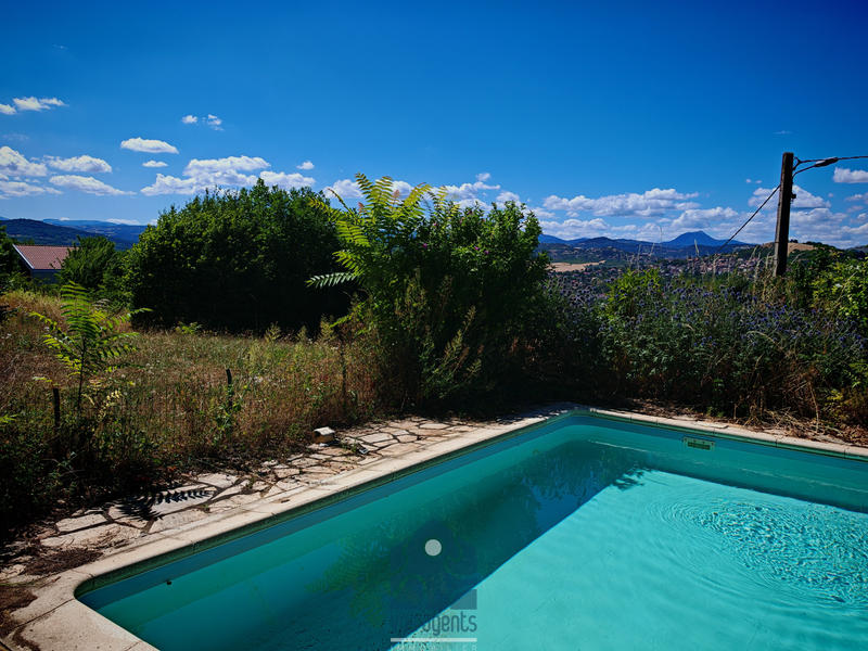 Maison - 213 m² - 8 pièces