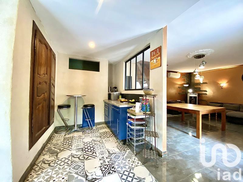 Maison - 303 m² - 19 pièces