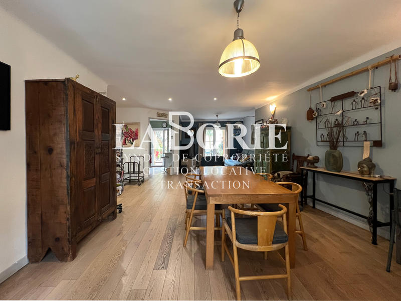 Maison - 210 m² - 6 pièces