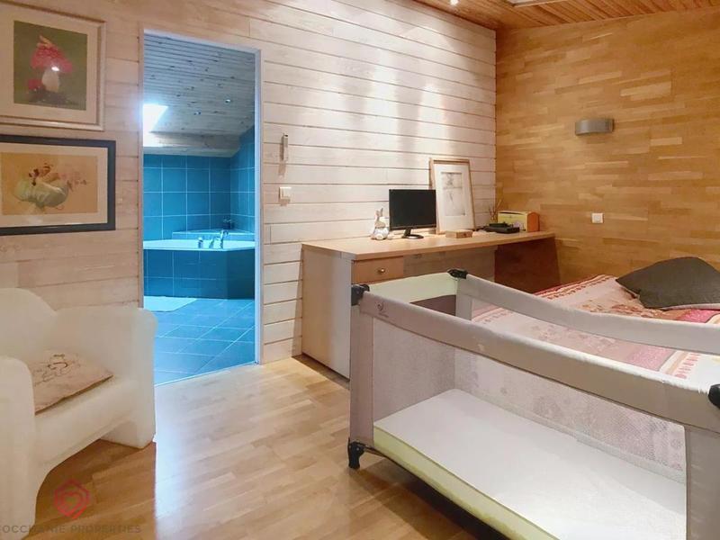 Propriété - 360 m² - 10 pièces