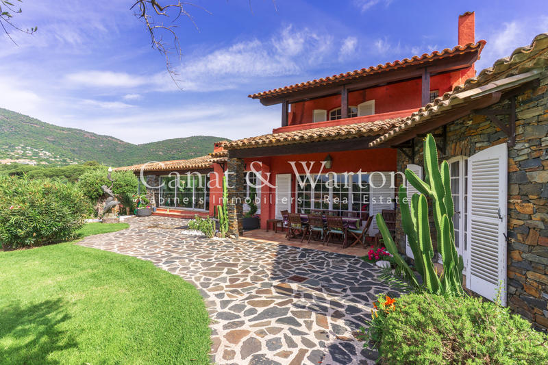 Villa - 250 m² - 7 pièces