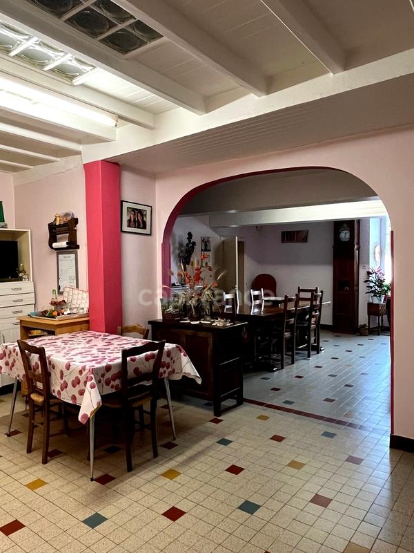 Corps de ferme - 270 m² - 9 pièces