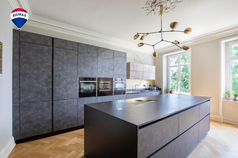 Appartement bourgeois - 149 m² - 5 pièces