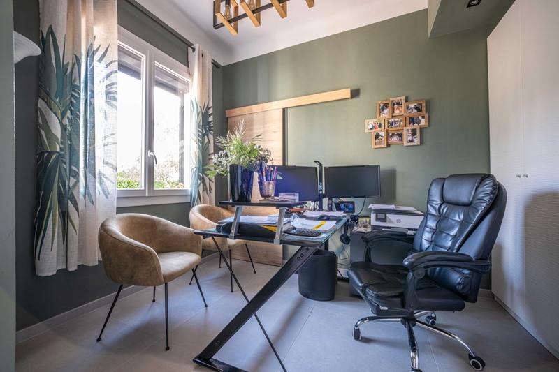 Maison - 220 m² - 7 pièces