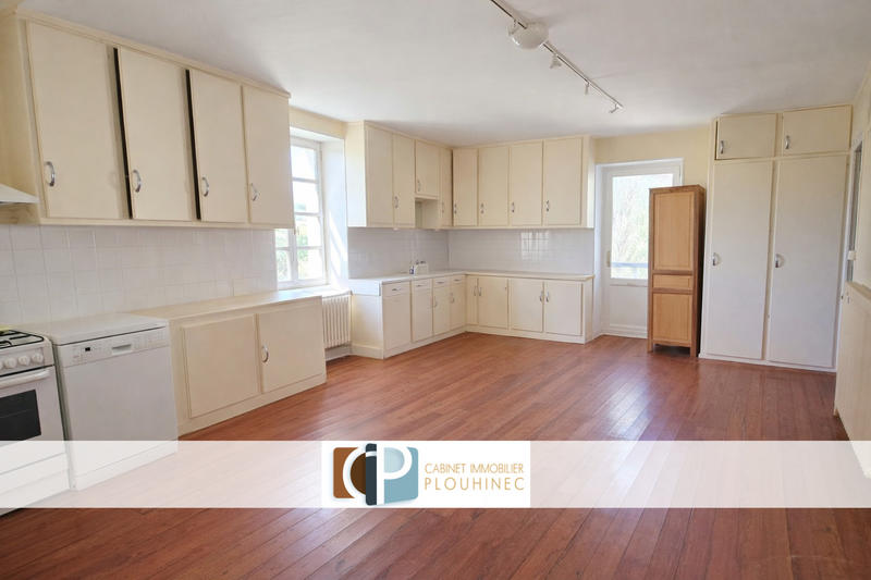 Maison - 332 m² - 9 pièces