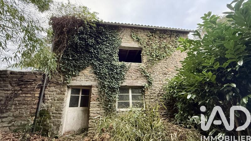 Maison - 305 m² - 10 pièces