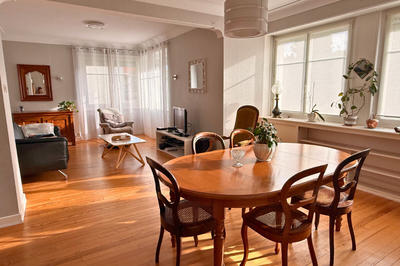 Maison - 234 m² - 10 pièces