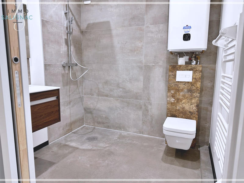 Local d'activités - 268 m²