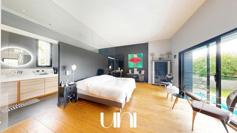 Maison - 316 m² - 8 pièces