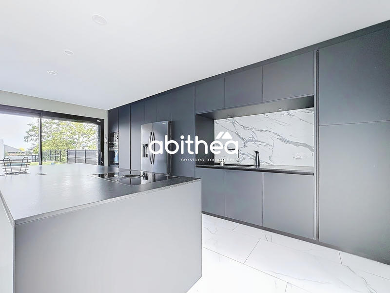 Maison - 166 m² - 6 pièces