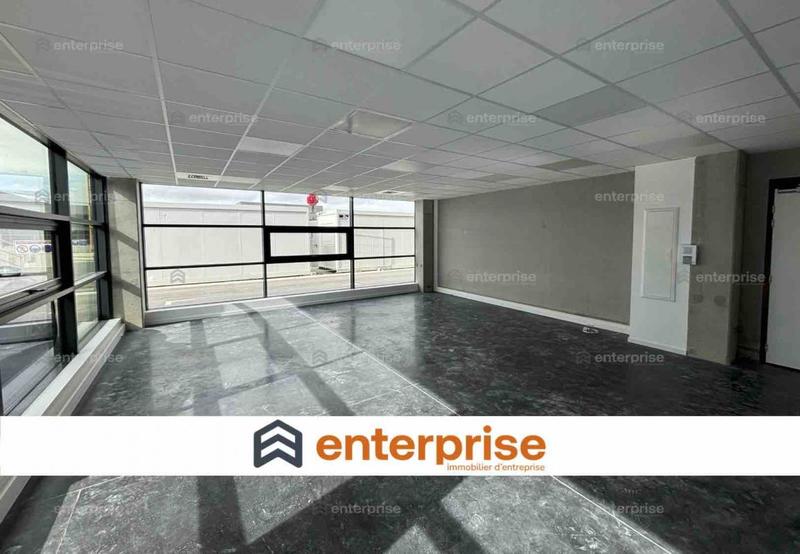 Local d'activité / Entrepôt - 250 m²