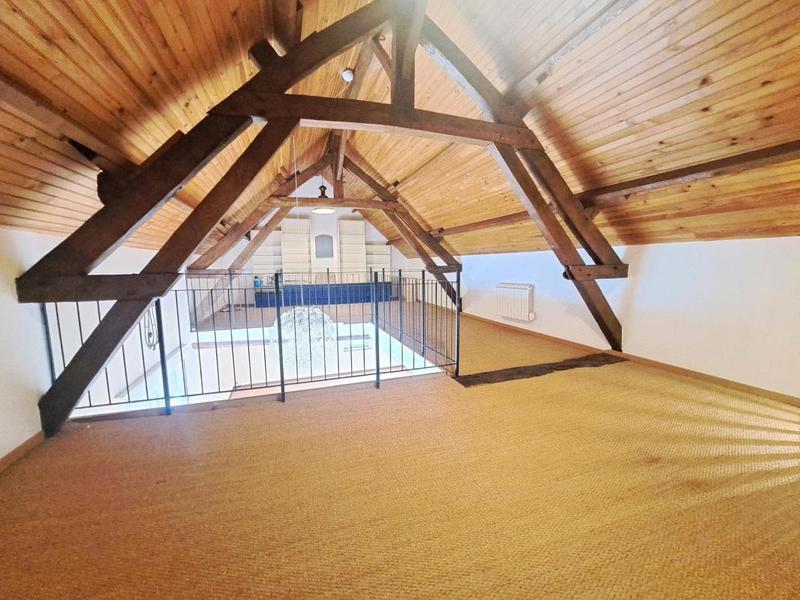 Maison - 265 m² - 10 pièces