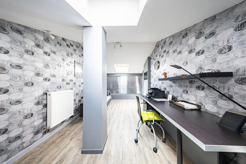 Maison - 230 m² - 8 pièces