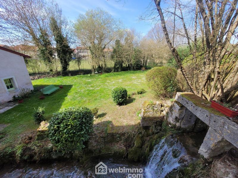 Maison - 338 m² - 10 pièces