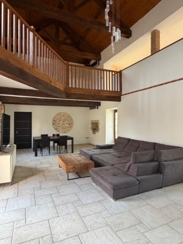 Maison - 300 m² - 7 pièces