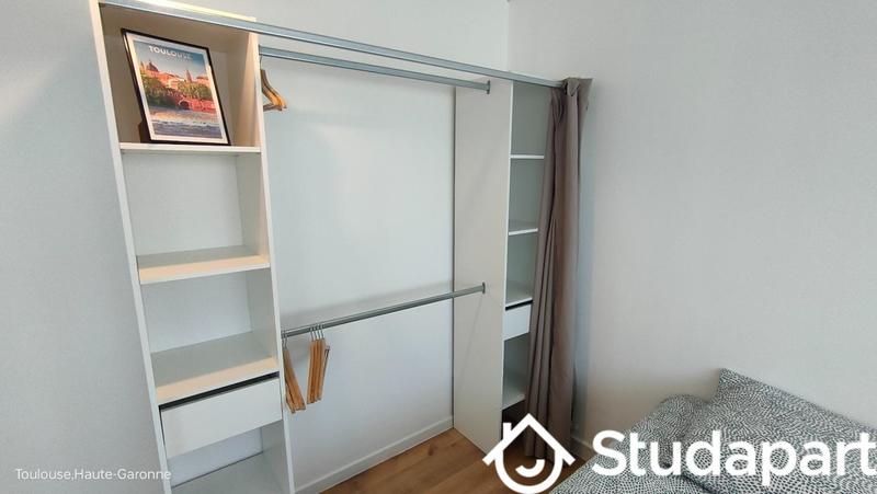 Chambre - 10 m² - 1 pièce