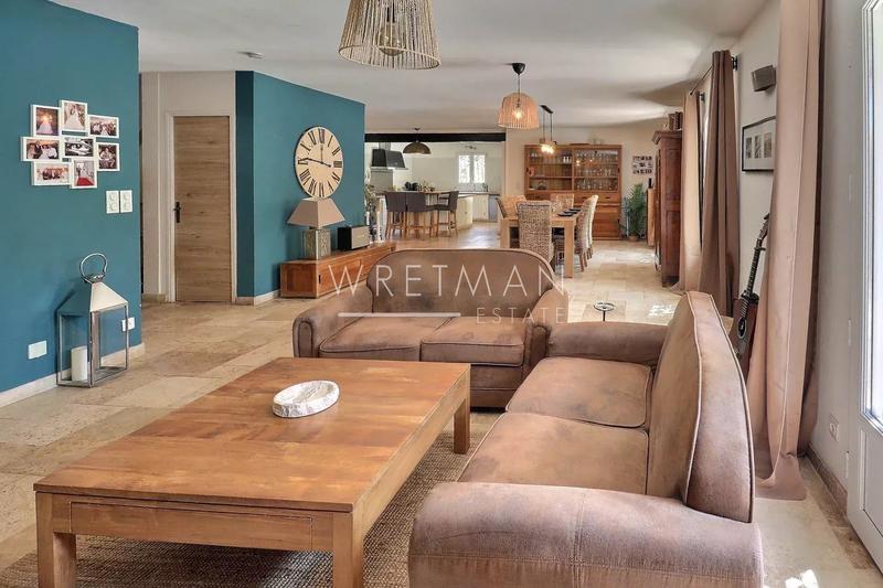 Villa - 232 m² - 9 pièces